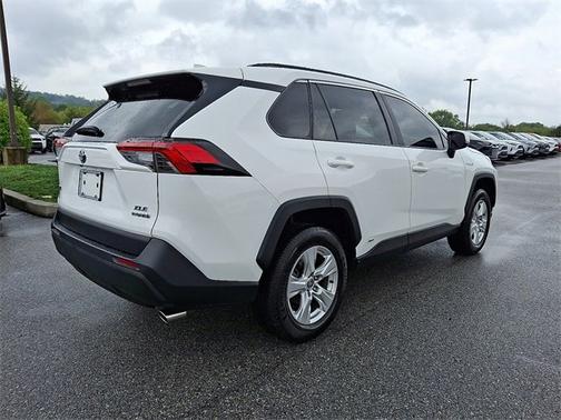2021 Toyota RAV4 Hybrid XLE