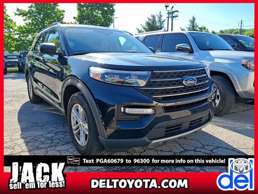 Agate Black Metallic   Um 2023 Ford Explorer XLT