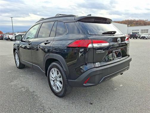 2025 Toyota Corolla Cross LE