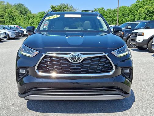 2022 Toyota Highlander Platinum