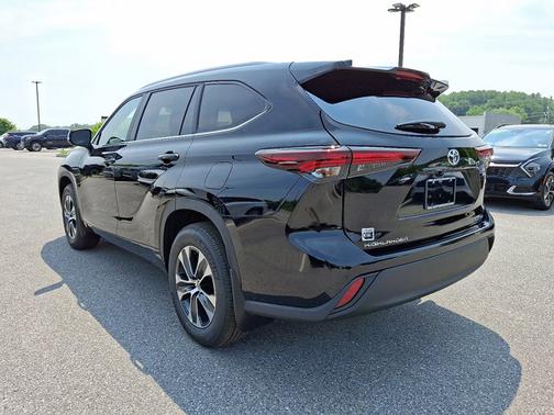 2025 Toyota Highlander XLE