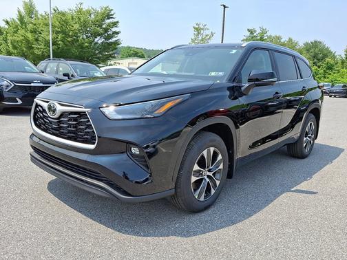 2025 Toyota Highlander XLE
