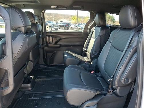 2026 Toyota Sienna Woodland Edition