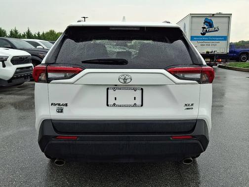 White   040 2022 Toyota RAV4 XLE