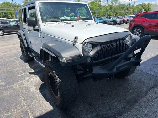 Bright White Clearcoat 2014 Jeep Wrangler Unlimited Sport