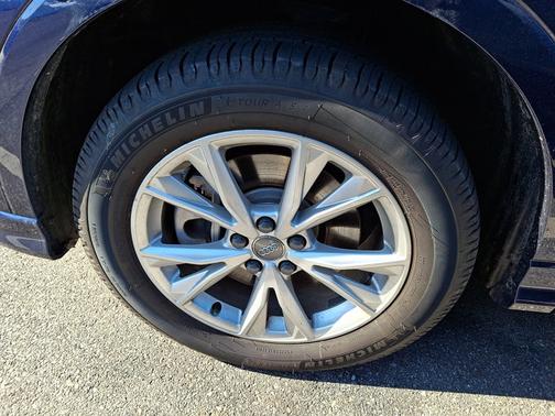 2021 Audi Q3 S line Premium