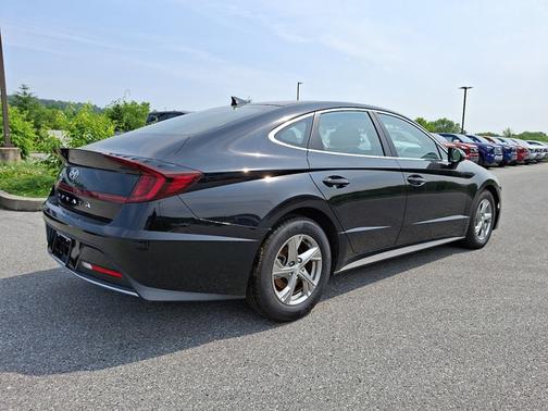 2022 Hyundai SONATA SE