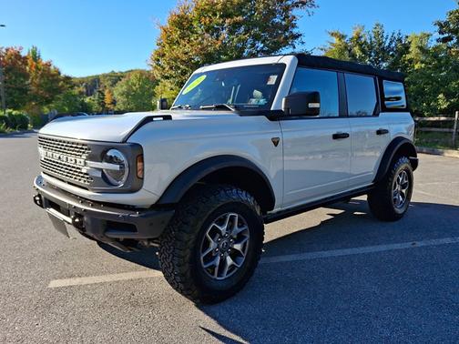 Oxford White 2021 Ford Bronco Badlands