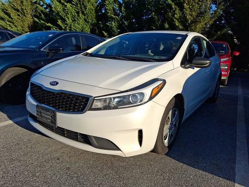 Snow White Pearl 2018 Kia Forte LX