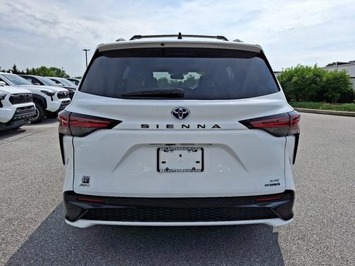 2021 Toyota Sienna XSE 7 Passenger