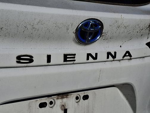 2021 Toyota Sienna XSE 7 Passenger