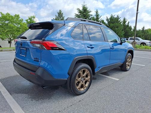 2023 Toyota RAV4 Hybrid Woodland