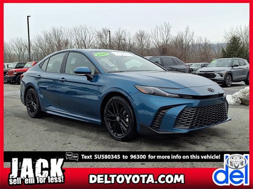 2025 Toyota Camry SE