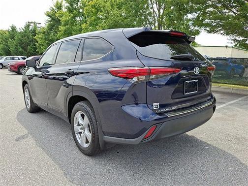 2022 Toyota Highlander LE