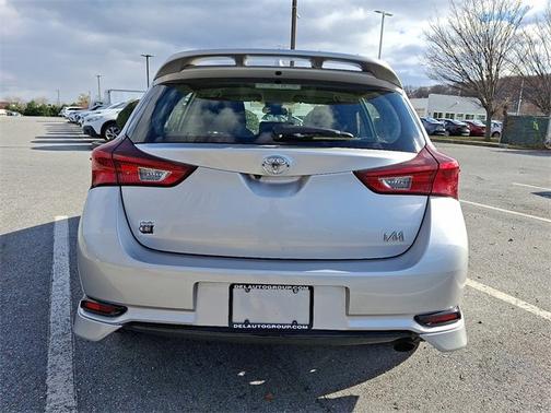 2018 Toyota Corolla iM Base (CVT)