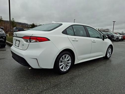 Ice Cap 2024 Toyota Corolla LE