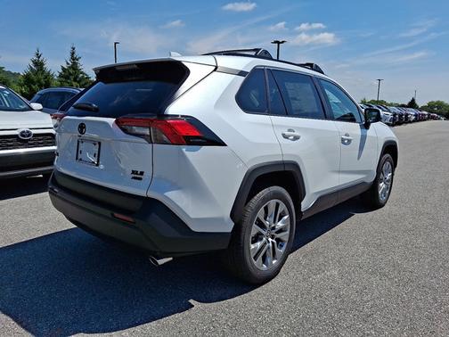 2025 Toyota RAV4 XLE Premium