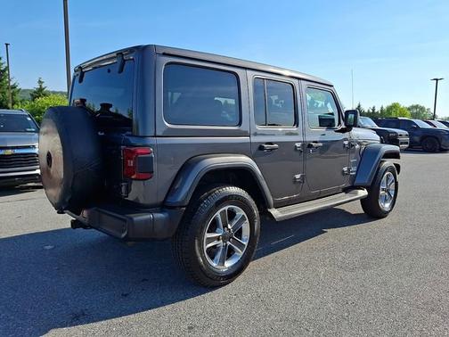 Granite Crystal Metallic Clearcoat 2021 Jeep Wrangler Unlimited Sahara