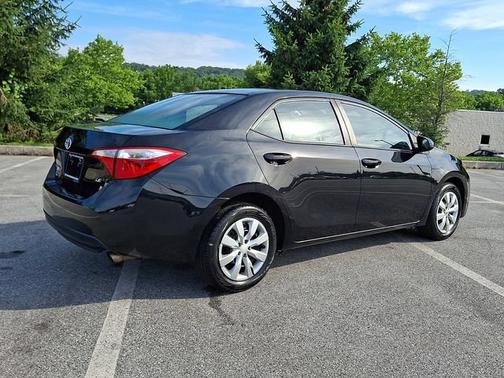 Black Sand Pearl 2016 Toyota Corolla LE