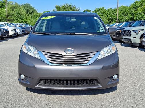 2016 Toyota Sienna XLE