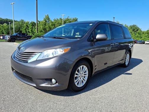 2016 Toyota Sienna XLE