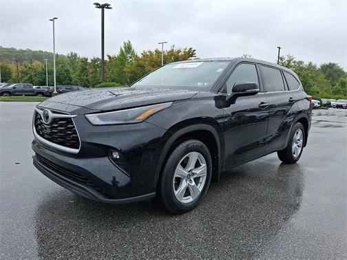 2022 Toyota Highlander LE