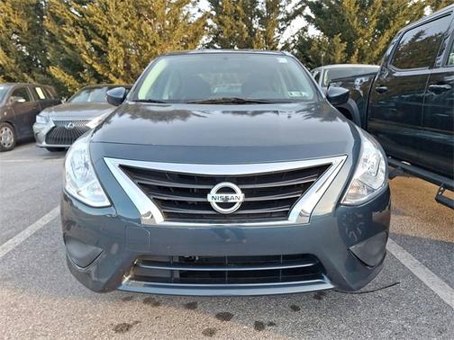 2016 Nissan Versa SV