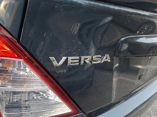 2016 Nissan Versa SV