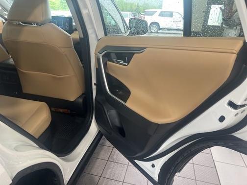 Wind Chill Pearl 2024 Toyota RAV4 Hybrid Limited