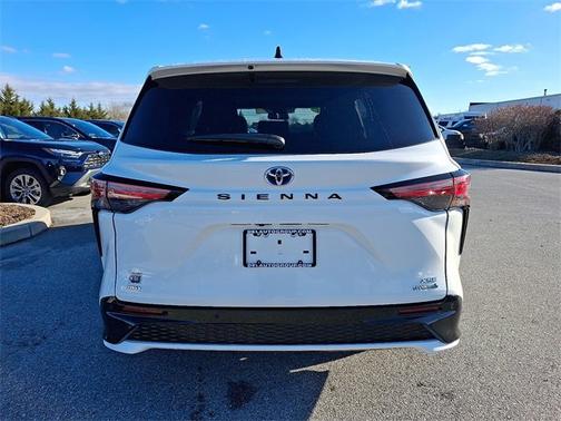 2021 Toyota Sienna XSE 7 Passenger