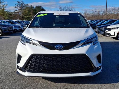 2021 Toyota Sienna XSE 7 Passenger