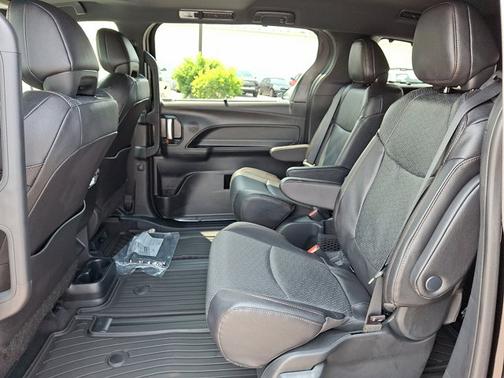 2025 Toyota Sienna Limited