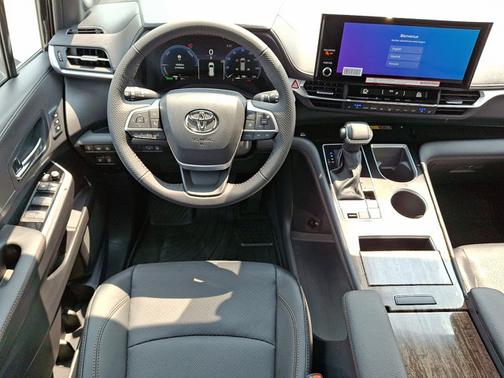 2025 Toyota Sienna Limited