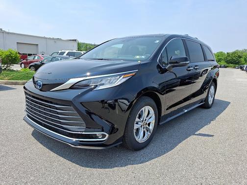 2025 Toyota Sienna Limited