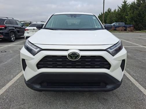 Ice 2023 Toyota RAV4 LE