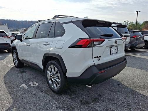 2025 Toyota RAV4 XLE Premium