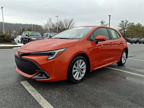 2025 Toyota Corolla Hatchback SE