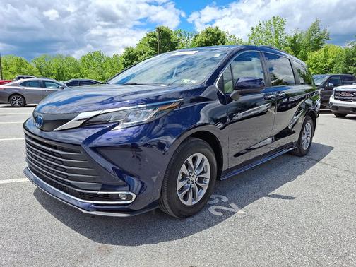 2022 Toyota Sienna XLE