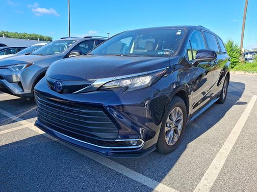 2022 Toyota Sienna XLE