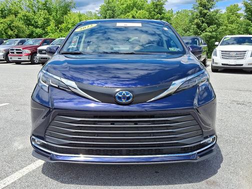 2022 Toyota Sienna XLE