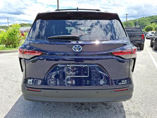 2022 Toyota Sienna XLE