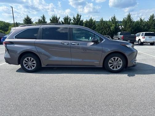 Predawn Gray Mica 2021 Toyota Sienna XLE