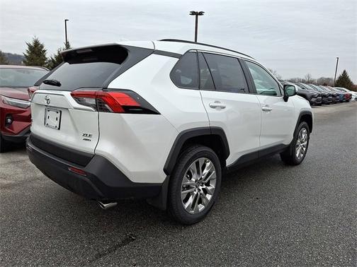 2025 Toyota RAV4 XLE Premium