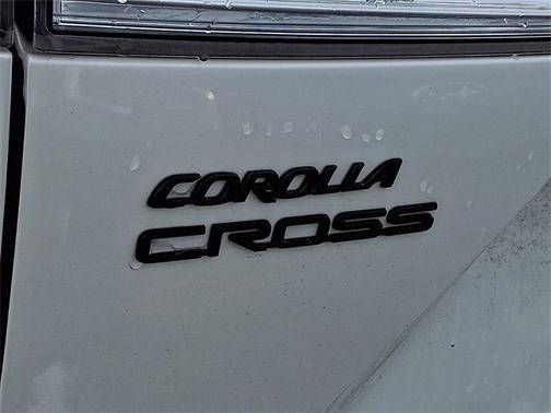 2025 Toyota Corolla Cross LE