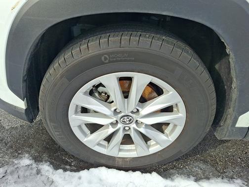 2025 Toyota Corolla Cross LE