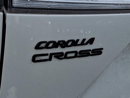 2025 Toyota Corolla Cross LE