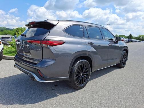 2023 Toyota Highlander XSE
