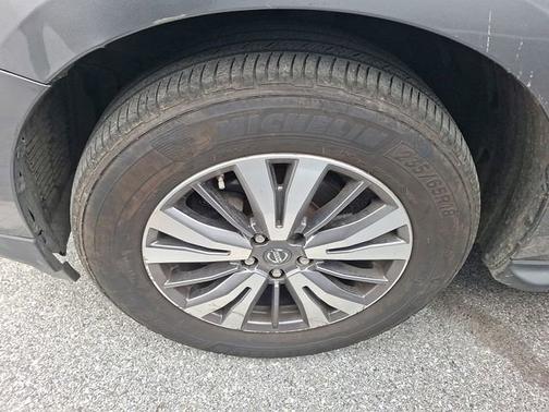 2018 Nissan Pathfinder SL