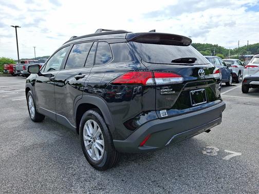 2025 Toyota Corolla Cross LE