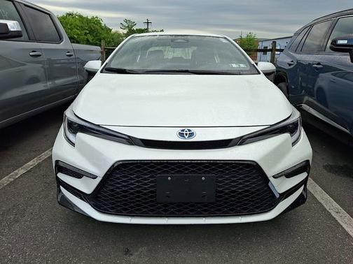 Wind Chill Pearl 2024 Toyota Corolla Hybrid SE